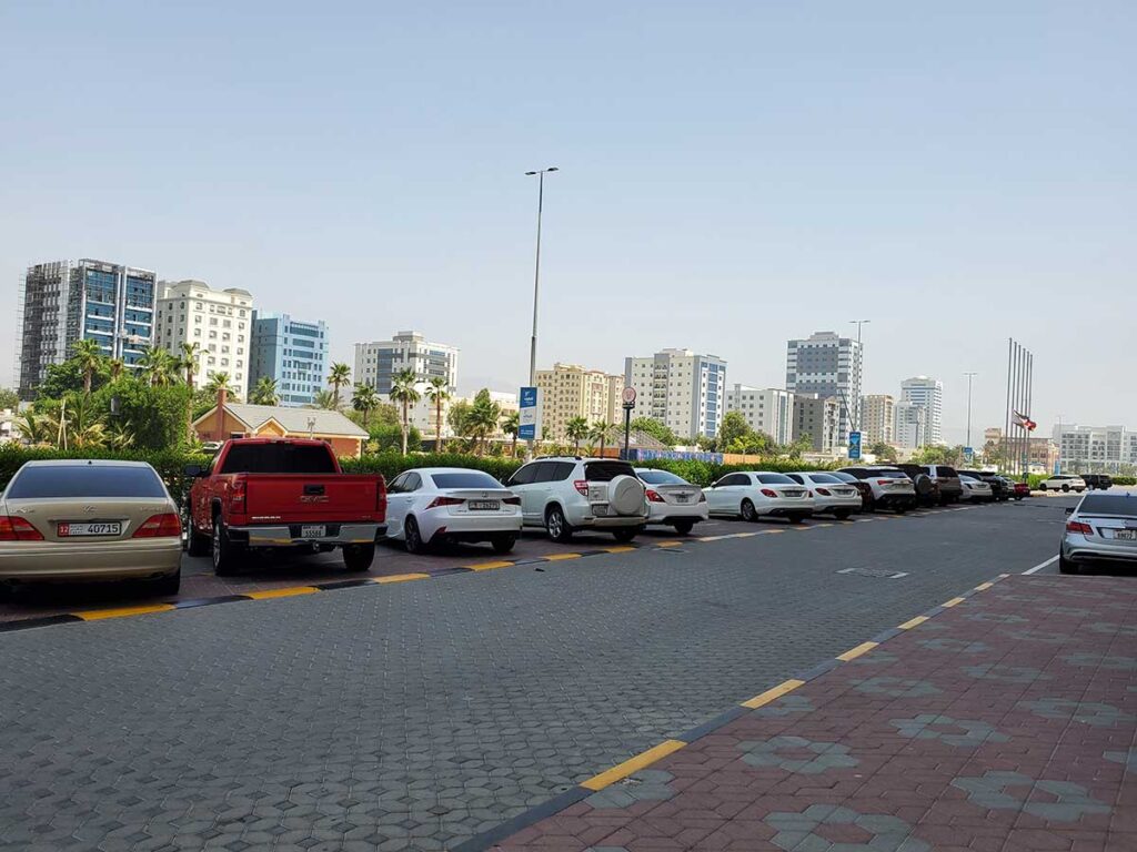 Parking at Al Bahar